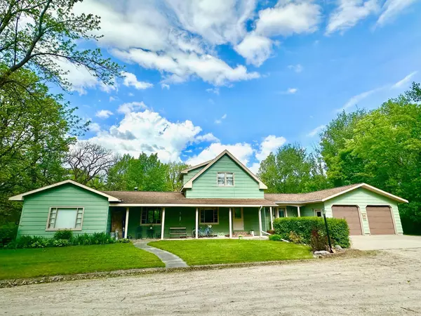 Jadis Twp, MN 56751,207 NE 9th ST