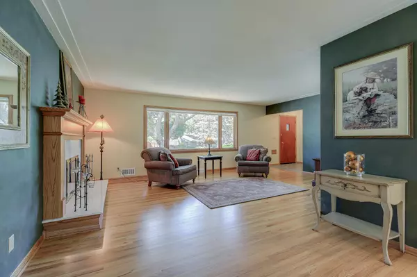 Edina, MN 55435,6941 Southdale RD