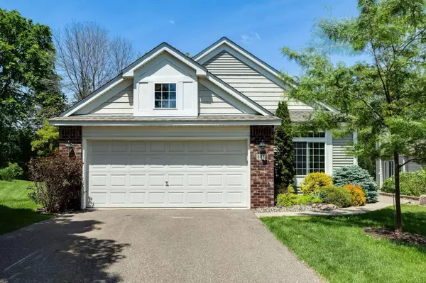 8813 Compton DR, Inver Grove Heights, MN 55076