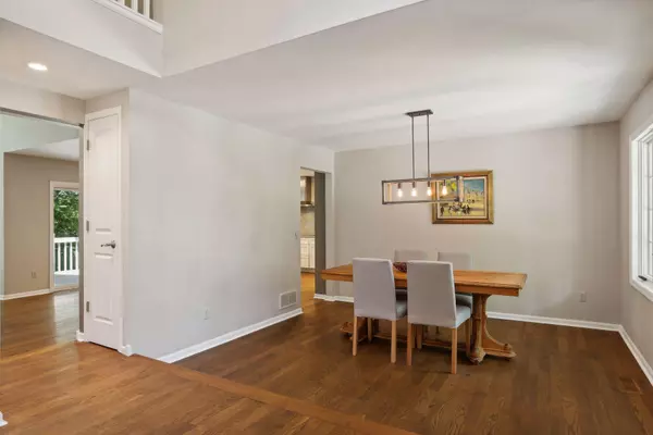 Mahtomedi, MN 55115,591 Warner AVE S