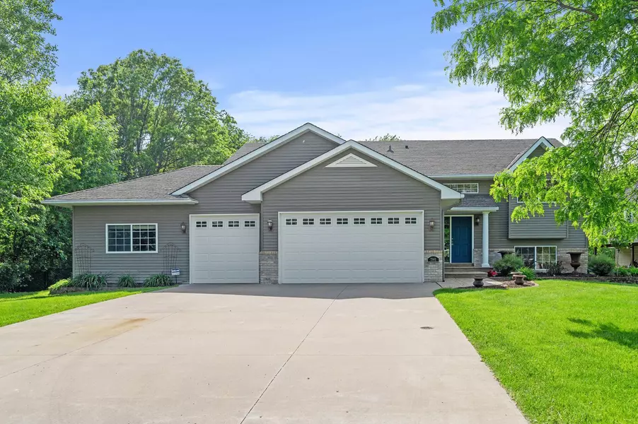 7901 Henry LN, Lino Lakes, MN 55014