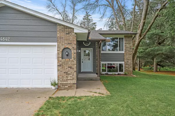 4842 106th AVE NE, Blaine, MN 55014