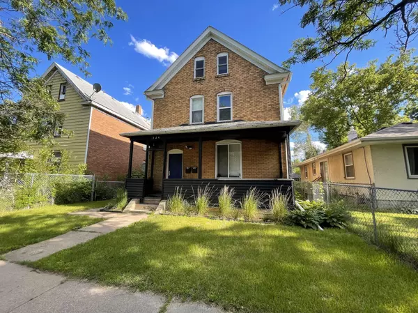 324 Burgess ST,  Saint Paul,  MN 55117