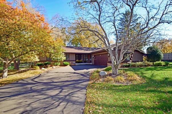 2000 Major CIR, Golden Valley, MN 55422