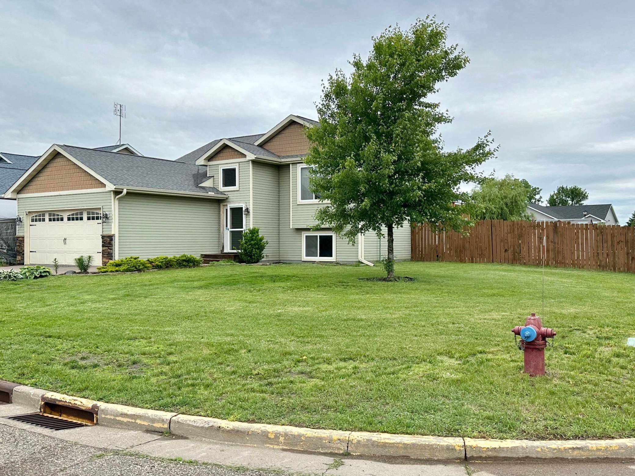 1385 Osprey CT,  New Richmond,  WI 54017