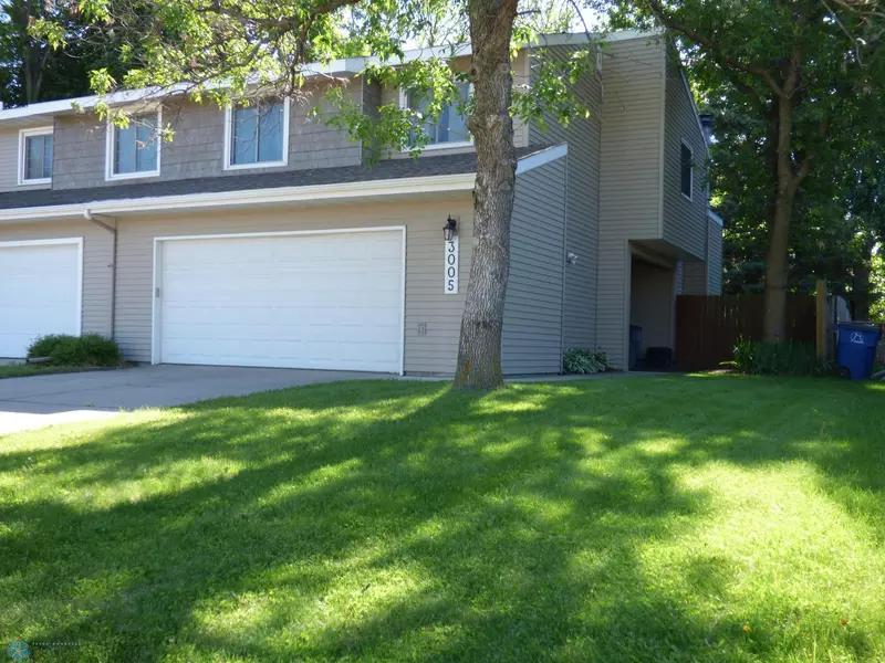 3005 22nd ST S, Moorhead, MN 56560