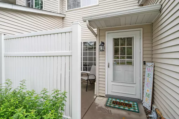 Burnsville, MN 55337,1853 Riverwood DR #4