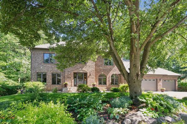 2163 Boulder RD,  Chanhassen,  MN 55317