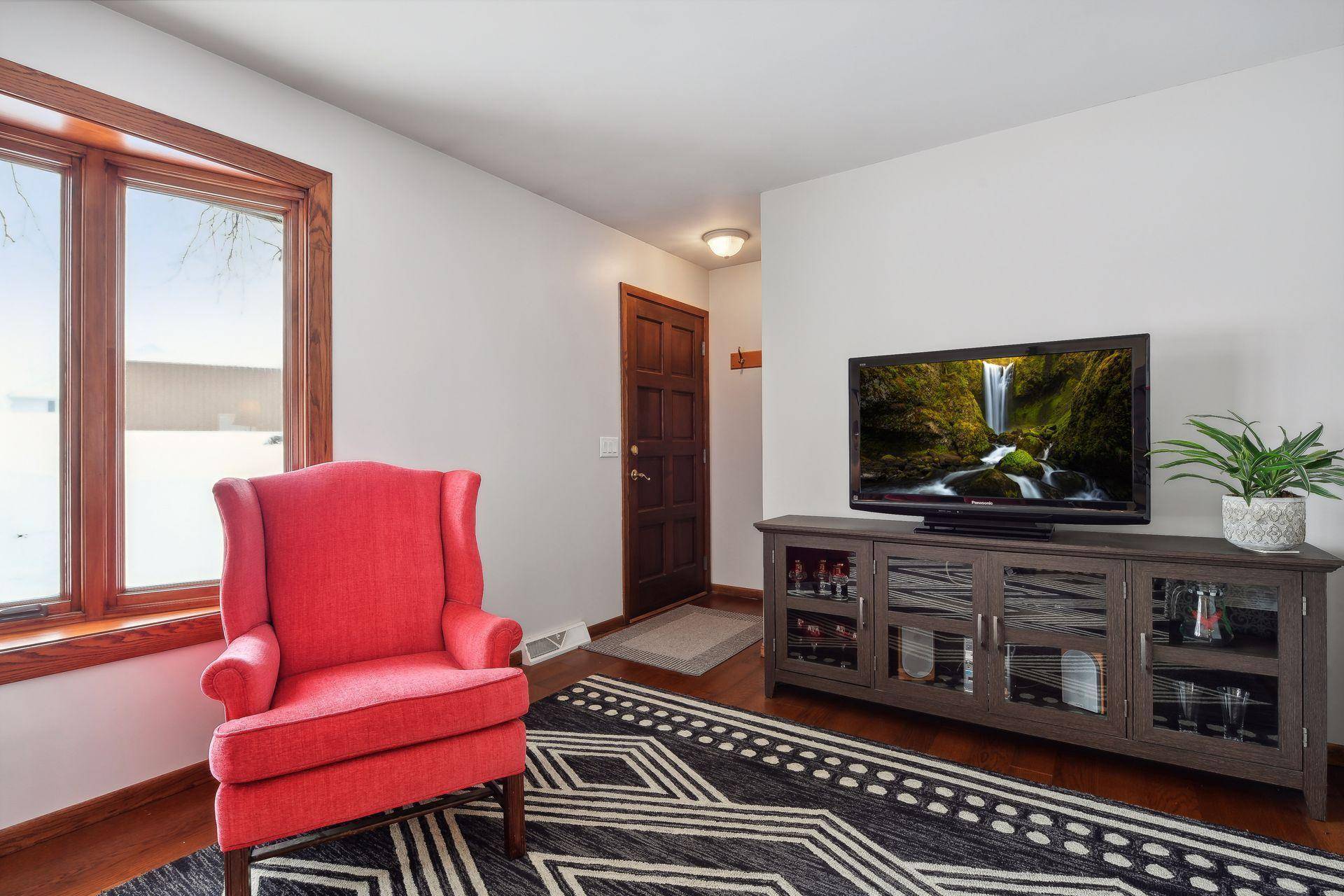 Chaska, MN 55318,9735 Shady Oak DR