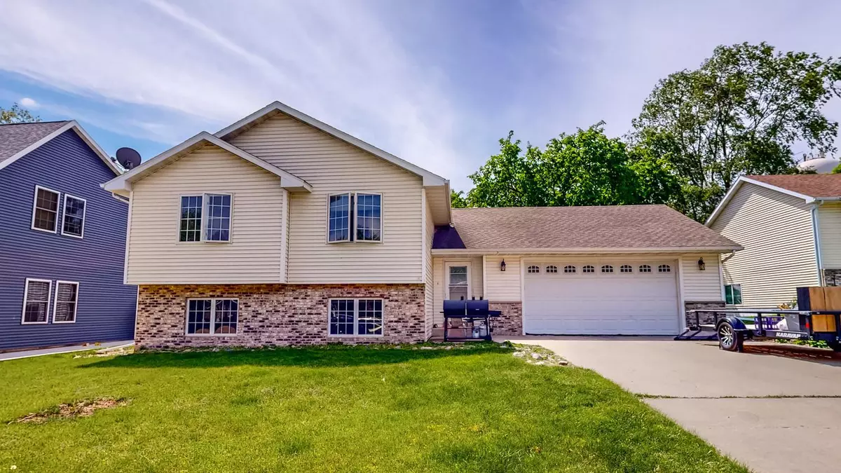 Mantorville, MN 55955,909 Chestnut ST