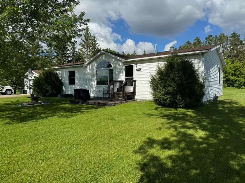 728 2nd AVE NW, Roseau, MN 56751