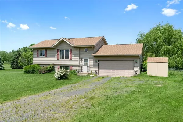 1282 202nd AVE, New Richmond, WI 54017