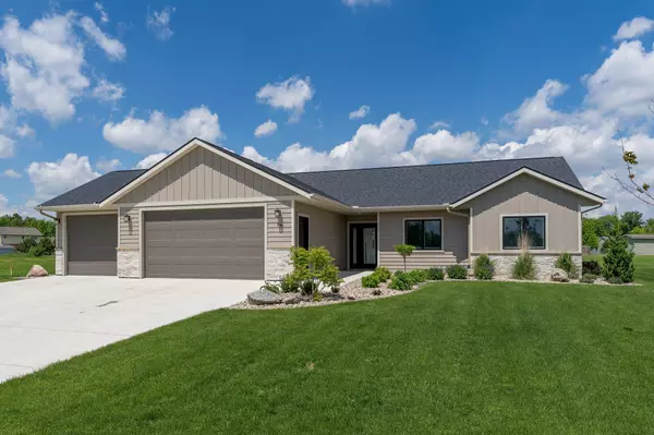 54 Evergreen LN, Madison Lake, MN 56063