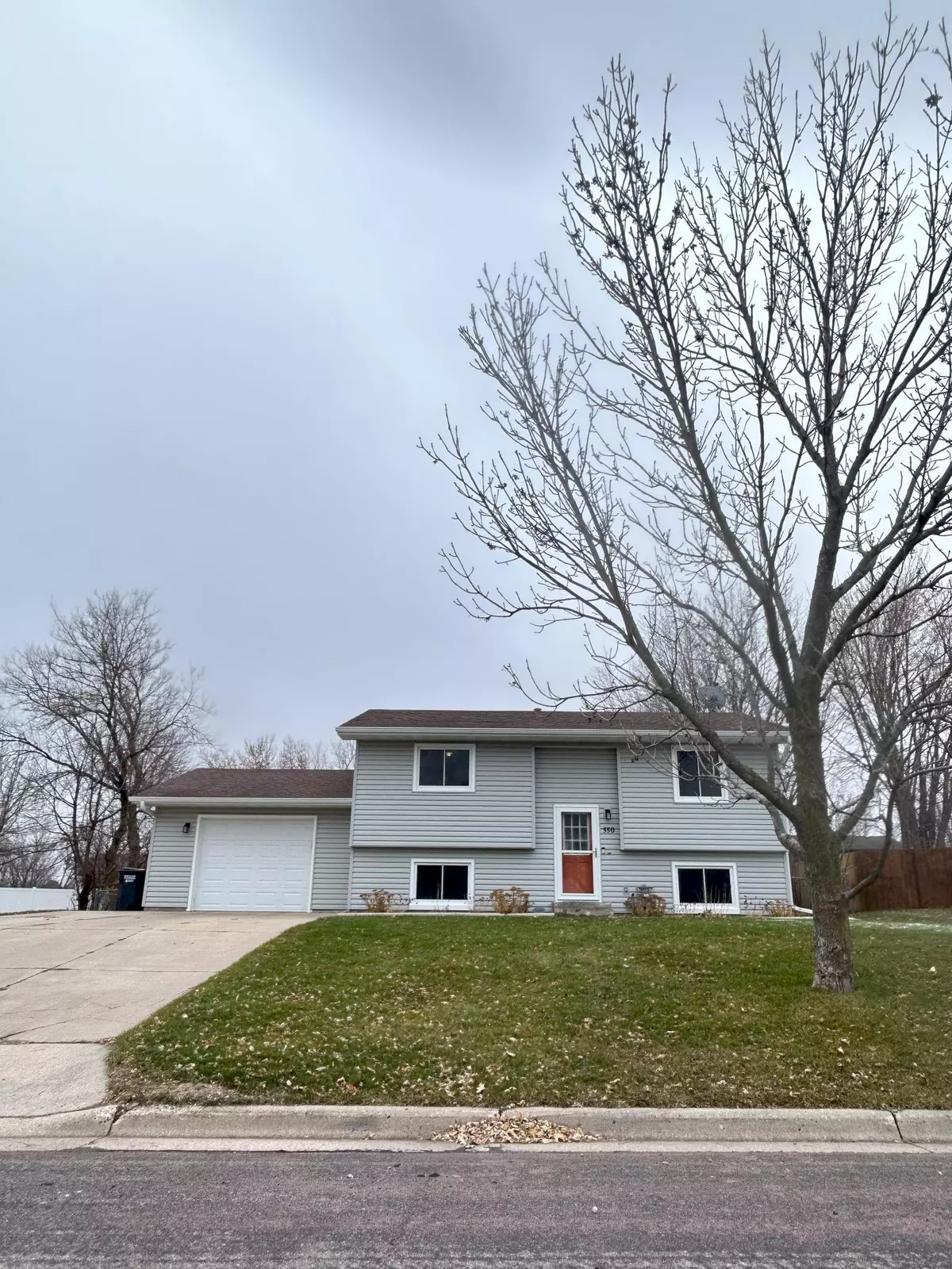 Owatonna, MN 55060,550 Cindy LN