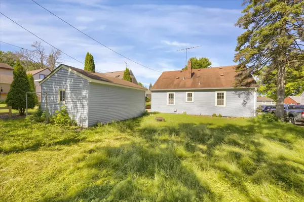 Red Wing, MN 55066,1537 Roosevelt AVE