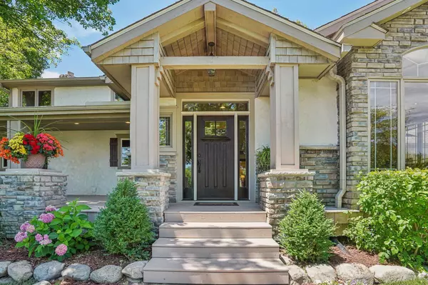 Chanhassen, MN 55317,2590 Arrowhead LN