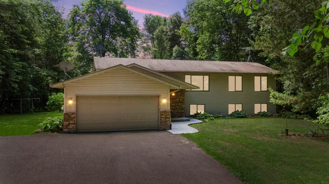 12433 282nd ST, Lindstrom, MN 55045