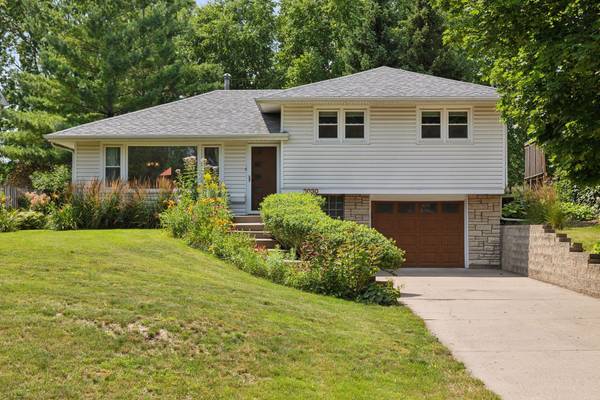 3030 Harding ST NE,  Saint Anthony,  MN 55418