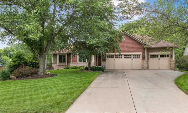 8084 Boulder Ridge RD, Woodbury, MN 55125