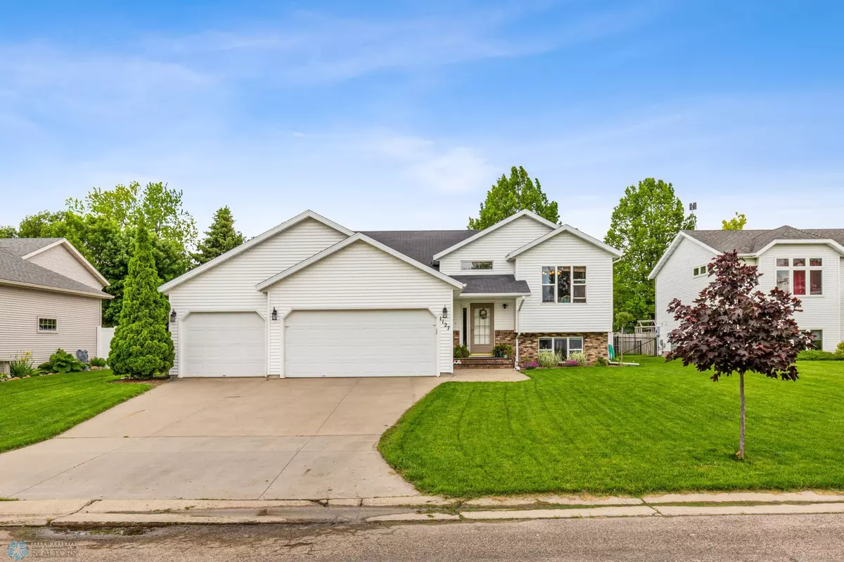 Moorhead, MN 56560,1127 18th ST N