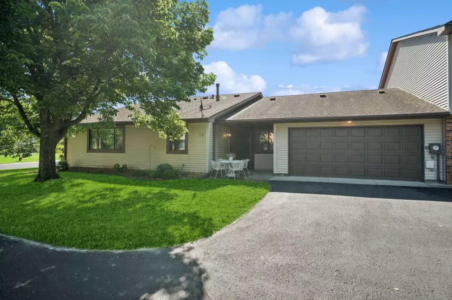 568 Donegal CIR, Shoreview, MN 55126