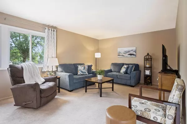 Oakdale, MN 55128,4796 Grenwich WAY N