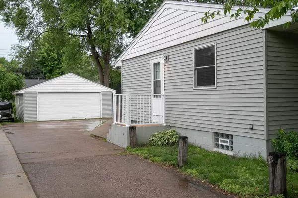 White Bear Lake, MN 55110,1862 7th ST