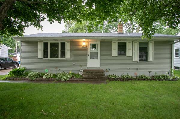 1862 7th ST,  White Bear Lake,  MN 55110