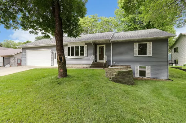 Faribault, MN 55021,1614 Springwood LN