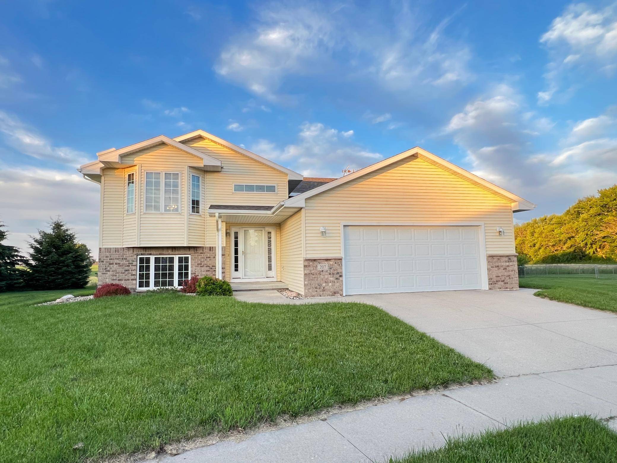 207 Jefferson CT NE,  Racine,  MN 55967
