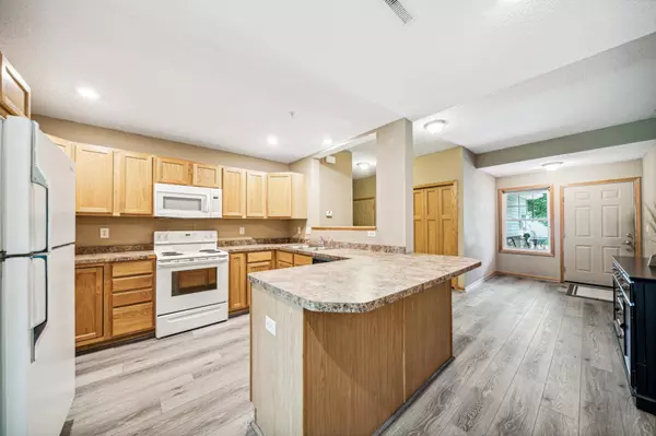 Mahtomedi, MN 55115,1343 Echo Lake CT