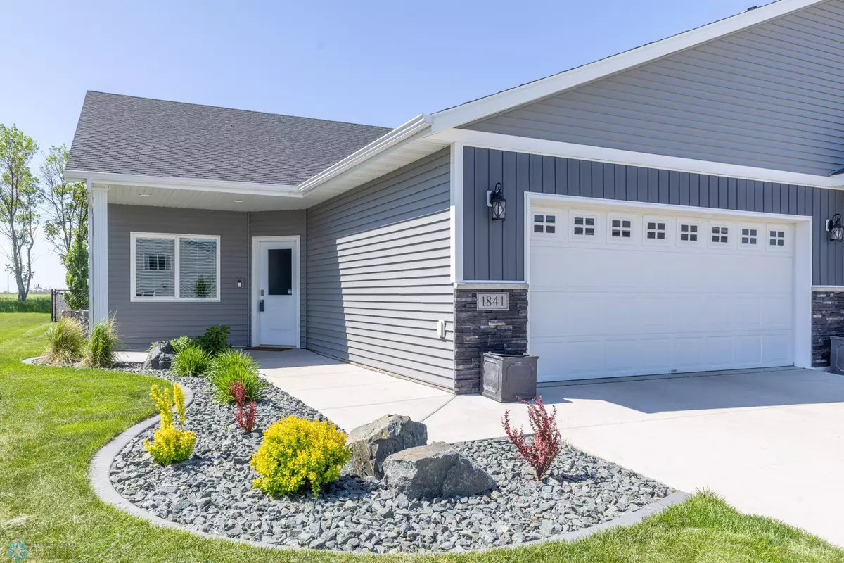 Moorhead, MN 56560,1841 46th AVE S