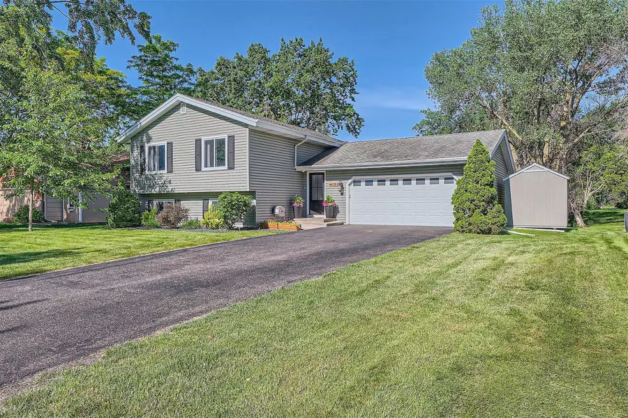 4435 Morningside AVE, Vadnais Heights, MN 55127