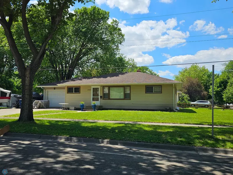 1505 14th ST S, Moorhead, MN 56560