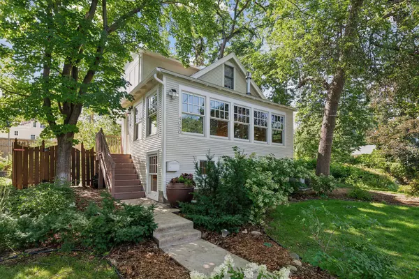 Minneapolis, MN 55410,4050 Queen AVE S