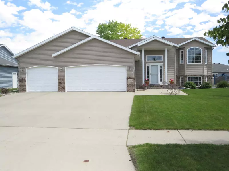 3556 Buchanan ST S, Fargo, ND 58104