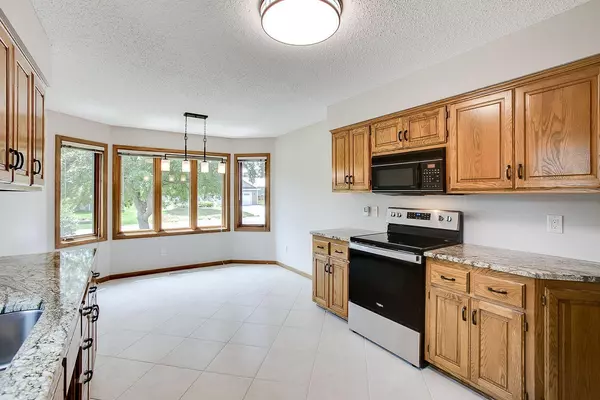 Oakdale, MN 55128,6122 54th ST N