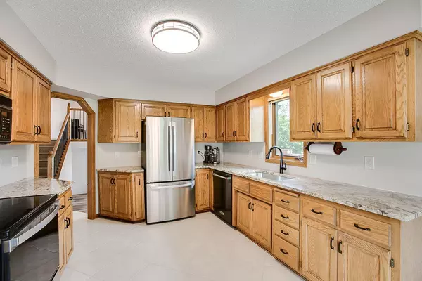 Oakdale, MN 55128,6122 54th ST N