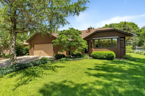 14 Clover CT, Saint Cloud, MN 56301