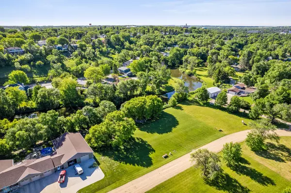 Jamestown, ND 58401,1506 Island Park DR
