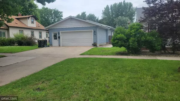 323 W Broadway AVE, Saint Peter, MN 56082