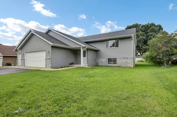 6070 Badger ST,  Monticello,  MN 55362