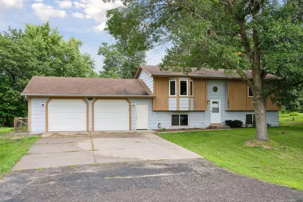 19041 Flora ST NW, Oak Grove, MN 55011
