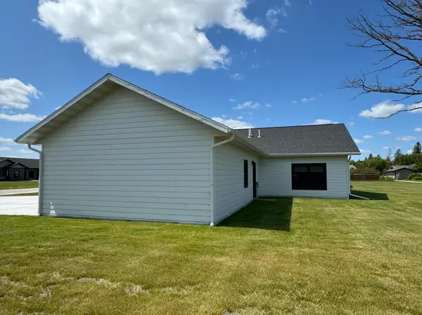 Warroad, MN 56763,517 Lincoln ST SE