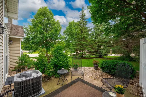 Eden Prairie, MN 55347,17681 Hackberry CT