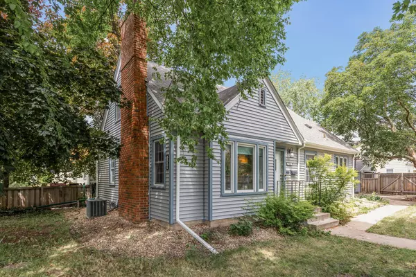 1624 Edgerton ST, Saint Paul, MN 55130