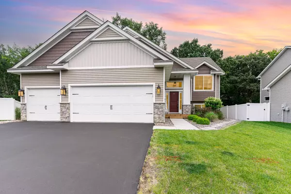 8616 Booth CT, Shakopee, MN 55379