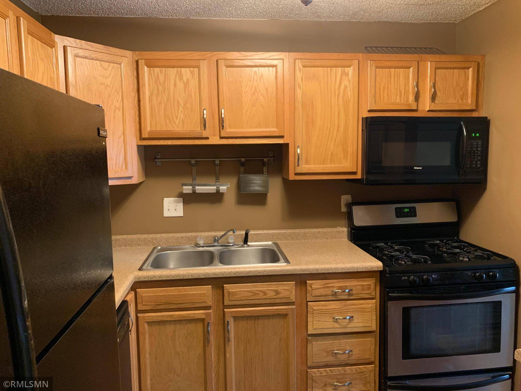 Brooklyn Park, MN 55428,7212 72nd LN N #214