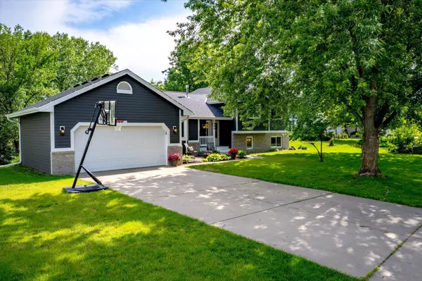 Chaska, MN 55318,993 Bluff PASS S