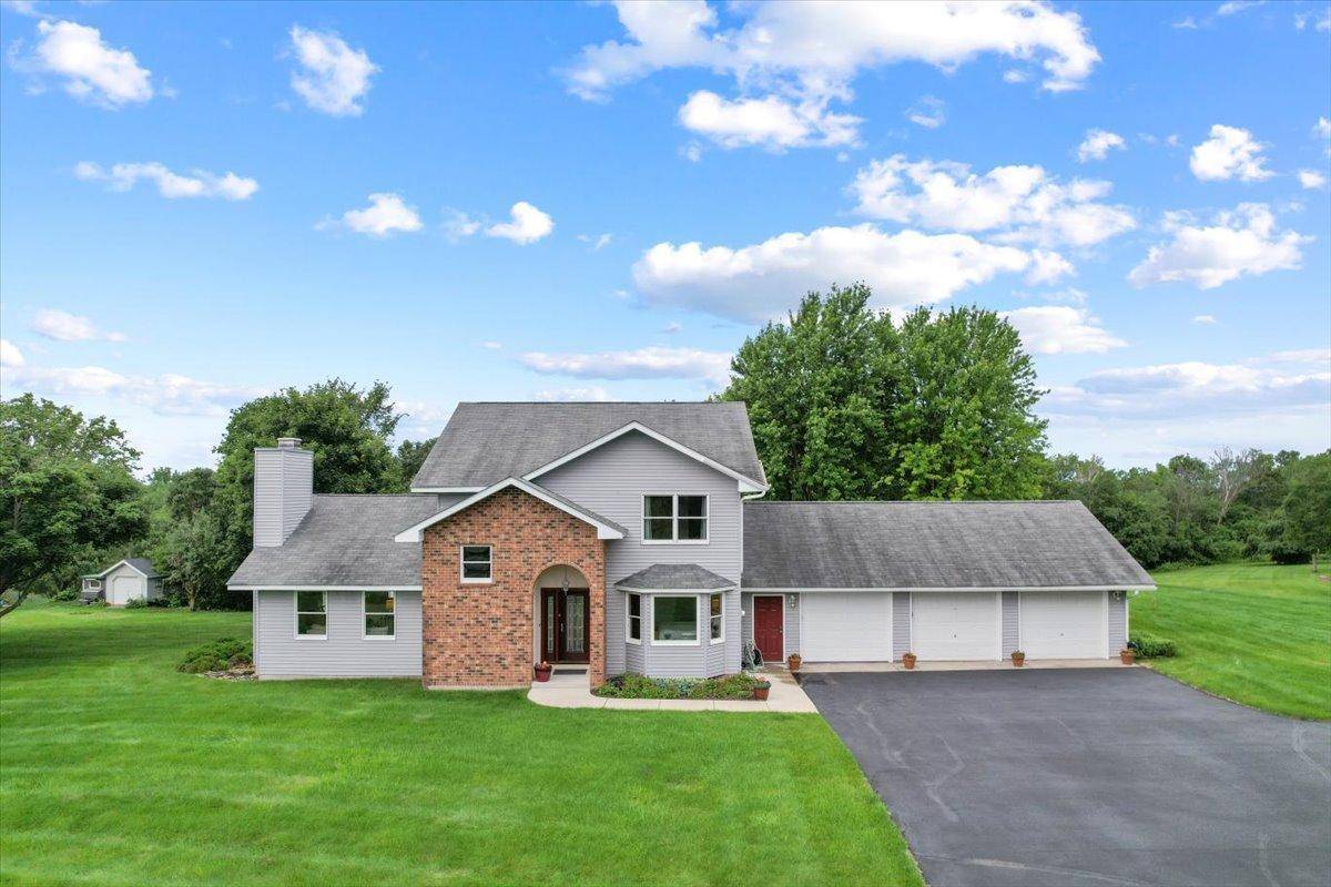 842 Bradley DR,  Hudson,  WI 54016